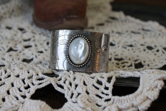 The Pearl Cuff *Pre-Order*